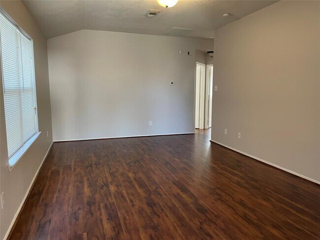 Building Photo - 2746 Grahamwood Ln