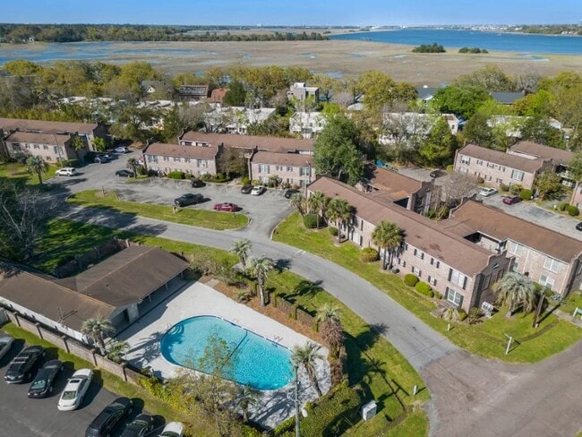 Building Photo - 640 Cornell St