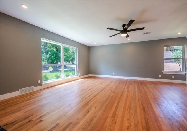 Photo - 11027 Genetta Dr House