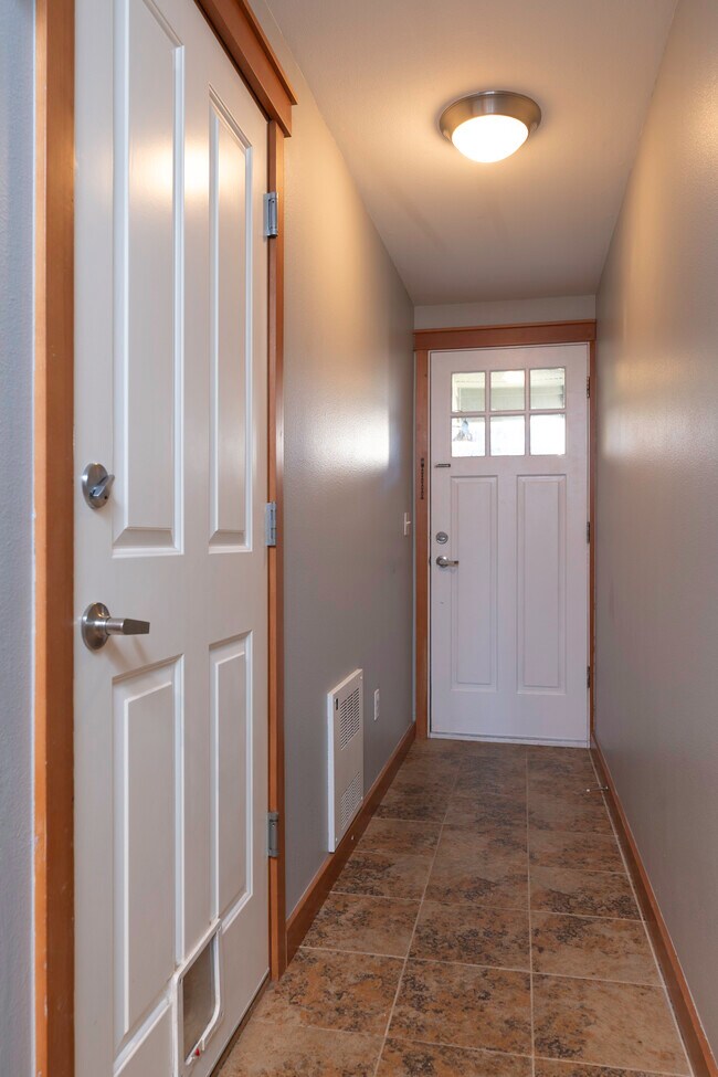 Foto del edificio - 3606 22nd Ave W