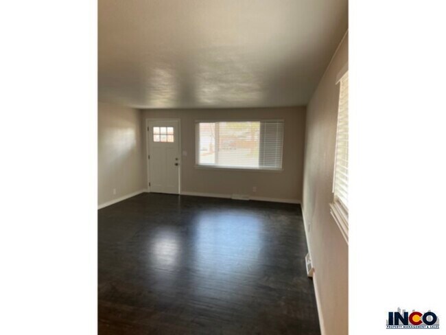 Building Photo - 2904 W Chenango Ave