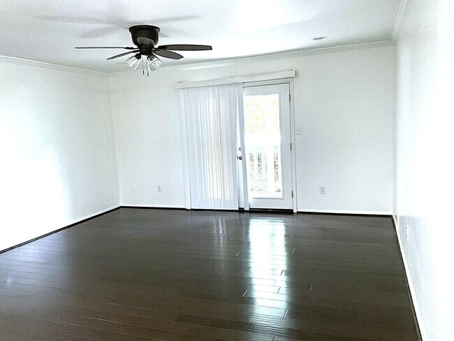 Building Photo - 1001 Woodland Vlg