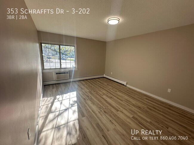 Building Photo - 353 Schraffts Dr