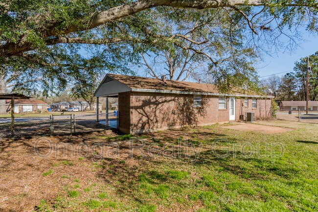 Building Photo - 713 Mimosa Rd