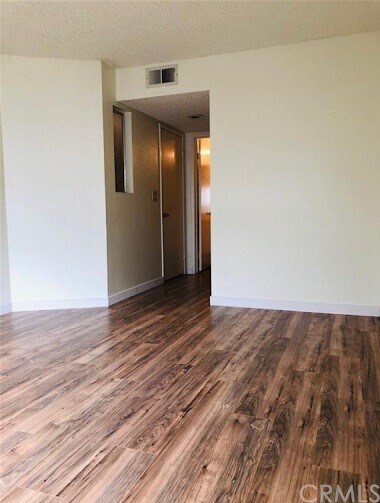 Building Photo - 14853 Mulberry Dr