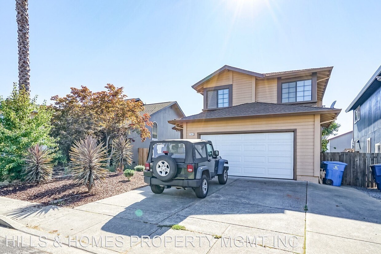 Primary Photo - 4 br, 2.5 bath House - 7441 MAXIMILLIAN PLACE