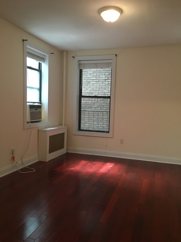 Primary Photo - 223 W 78th St