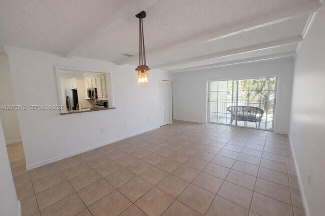 Foto del edificio - 15761 SW 137th Ave