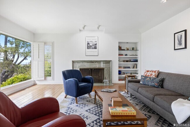 Foto del edificio - 5832 Acacia Ave