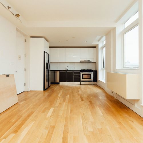 Primary Photo - 114 Troutman St