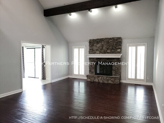 Foto del edificio - 8620 W 117th - SPACIOUS and Updated!