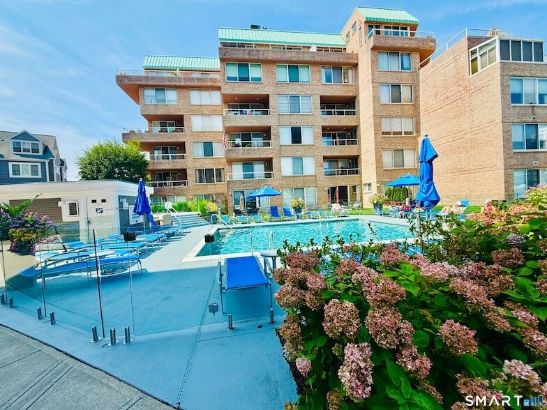 Photo - 98 Southfield Avenue Unit
