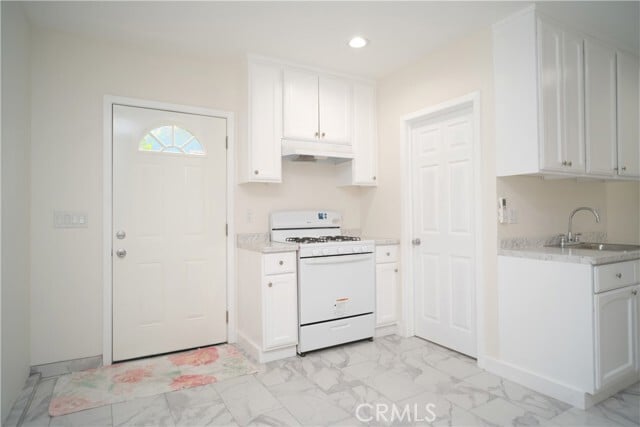 Foto del edificio - 8163 Willis Ave