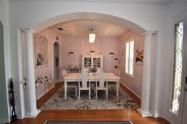 Foto del edificio - 7802 Riverwood Oaks Dr