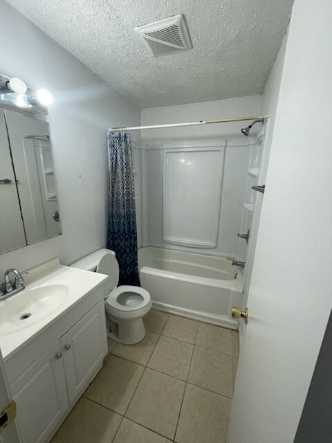 Foto del edificio - 2 Bed, 1 bath Apartment