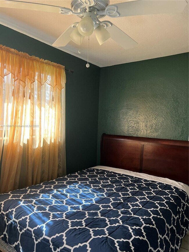 Foto del edificio - 2901 NW 169th Terrace
