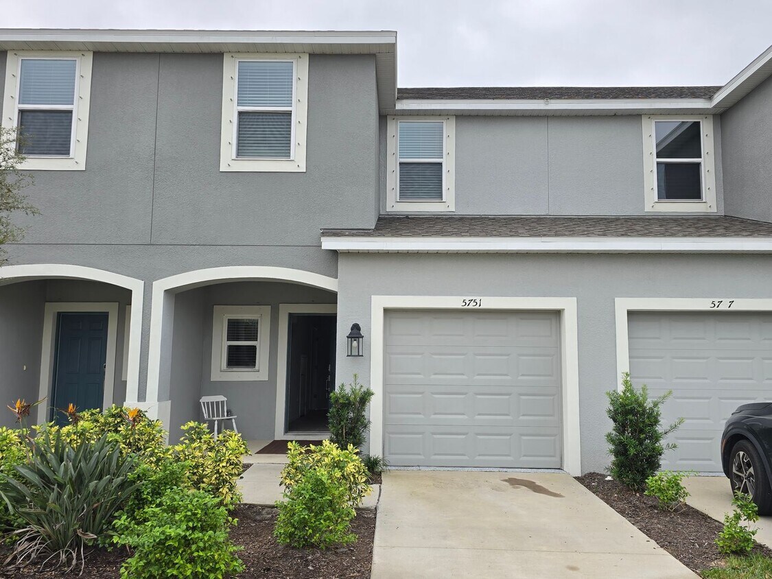 Primary Photo - Palmero Community ~ 3 bed/ 2.5 bath Townhouse