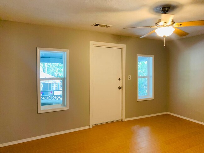 Building Photo - 7 Burdette Place