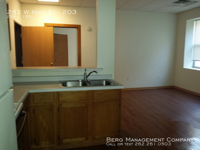 Building Photo - Two Bedroom / One Bath