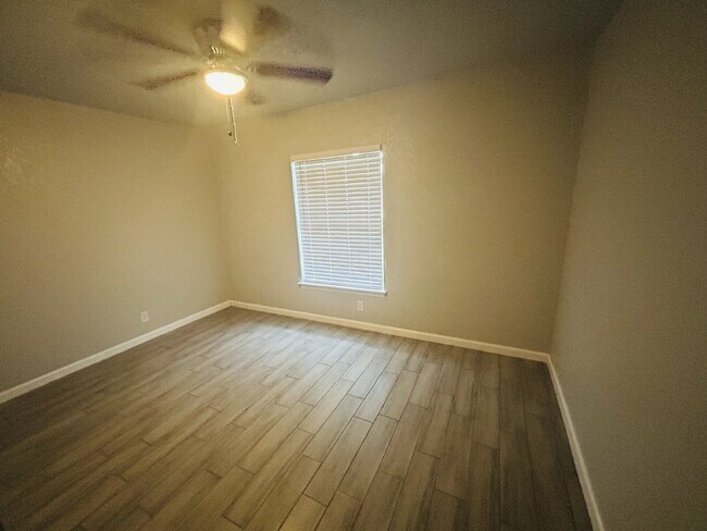 Building Photo - 8726 Kentsdale-