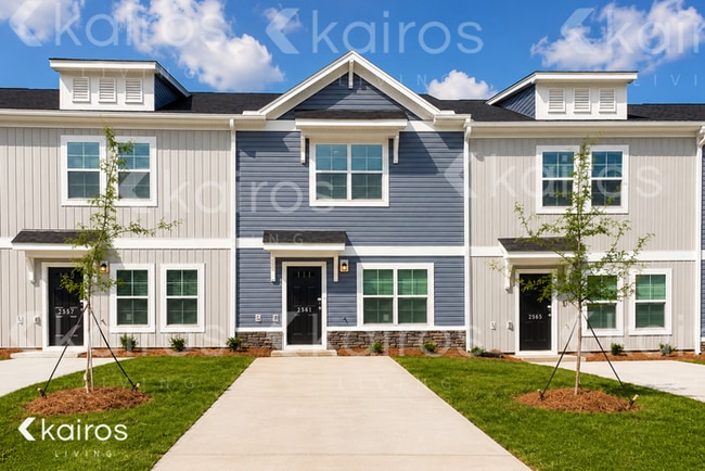 Building Photo - 2561 Banyan Cir