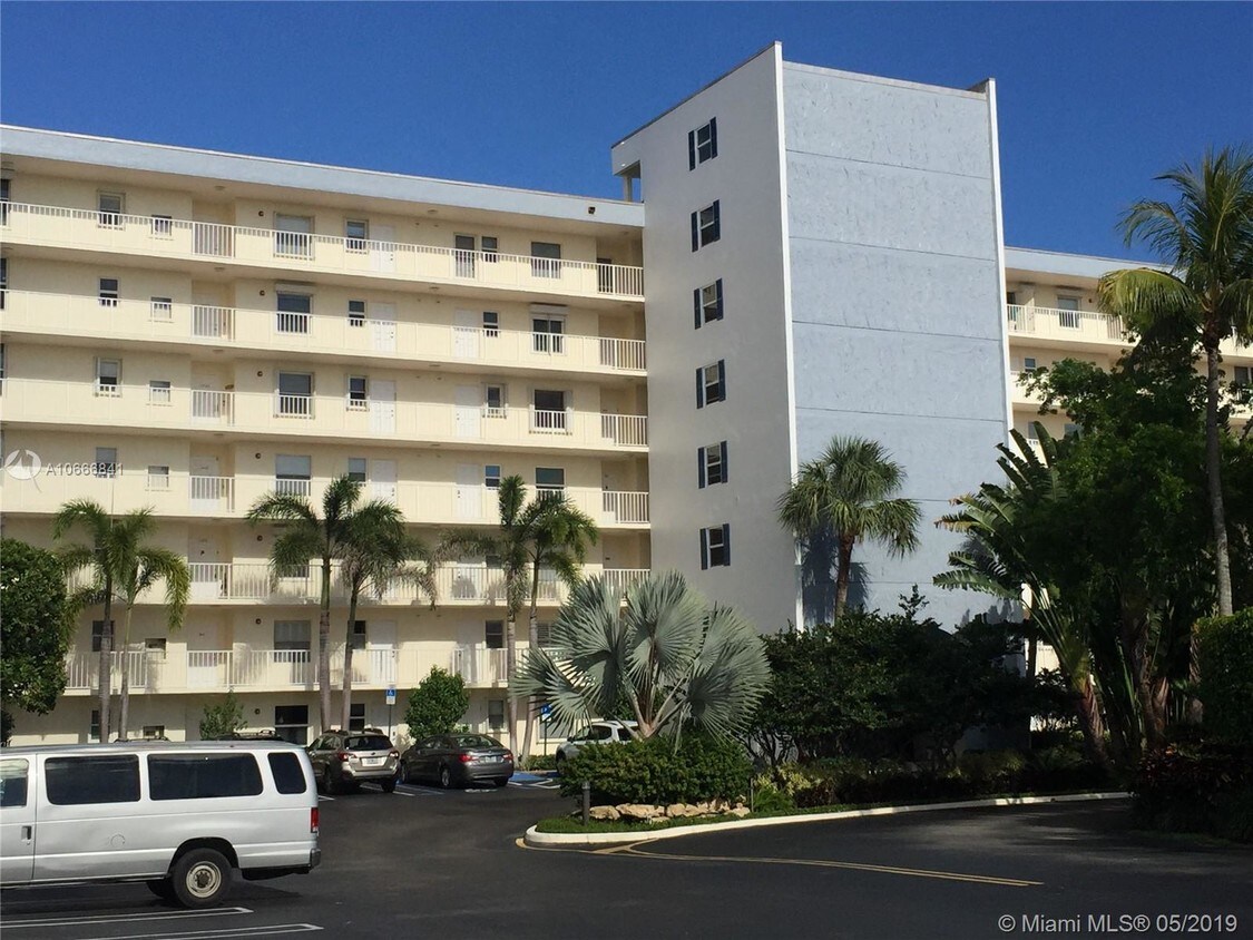 1 Harbourside Dr Unit 1702, Delray Beach, FL 33483 Condo for Rent in