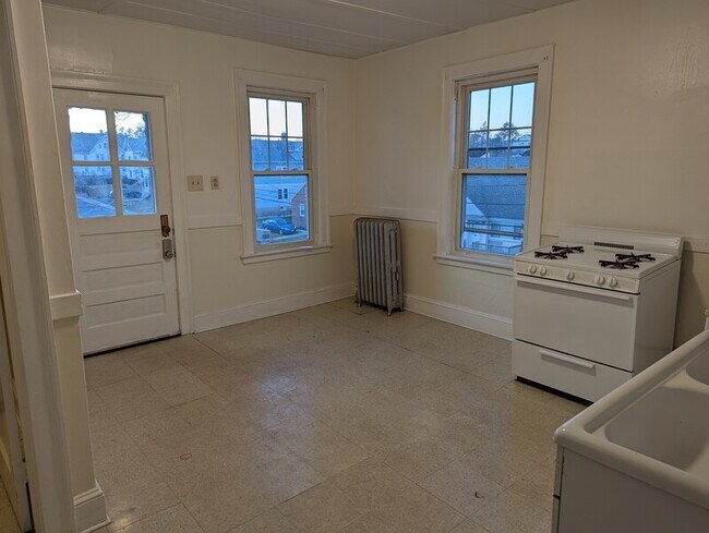 Foto del edificio - 1480 Corbin Ave