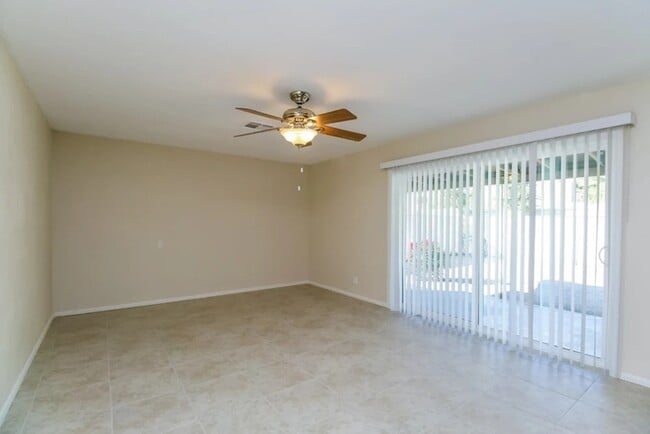 Foto del edificio - 7421 E Belleview St