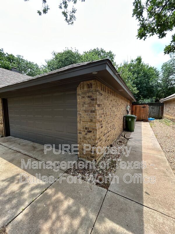 Building Photo - 7516 Woodhaven Dr