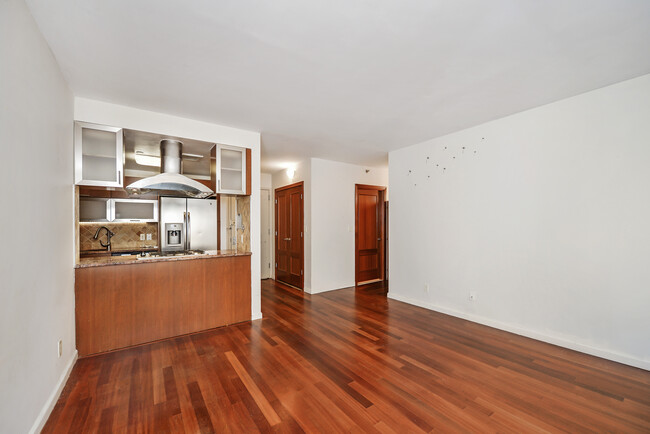 Building Photo - 1180 Brighton Beach Ave