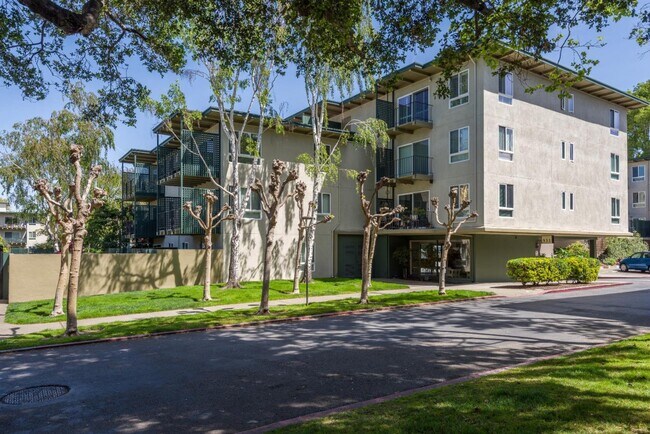 Foto del edificio - 932 Peninsula Ave