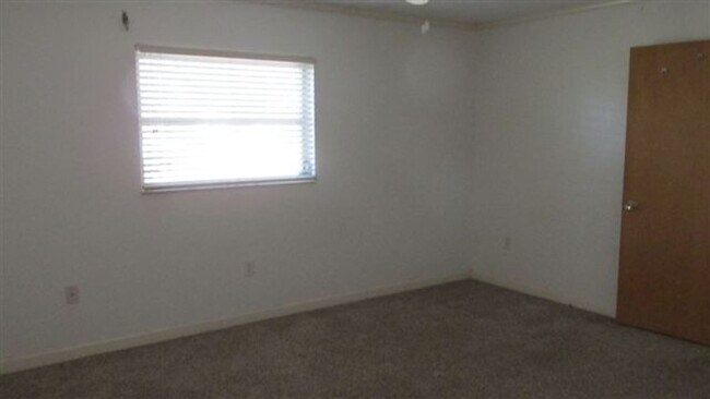Building Photo - 3 br, 2.5 bath House - 2028 River Basin Terr