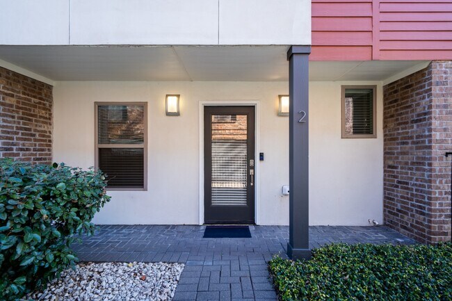 Foto del edificio - 2 Bed + Flex Room Option in East Dallas Townhome off Greenville Lakewood Neighborhood