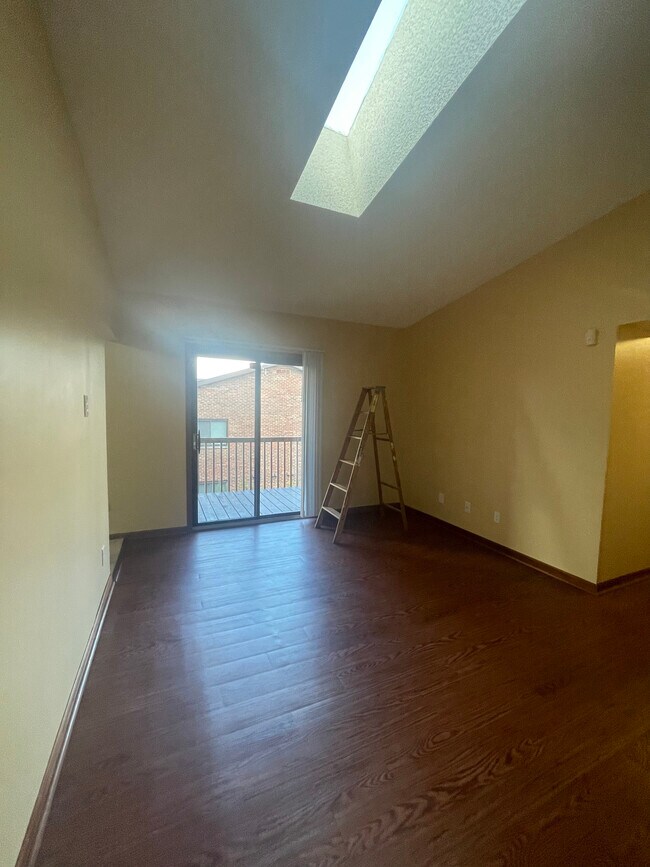 Sala de estar - 44 Providence Dr