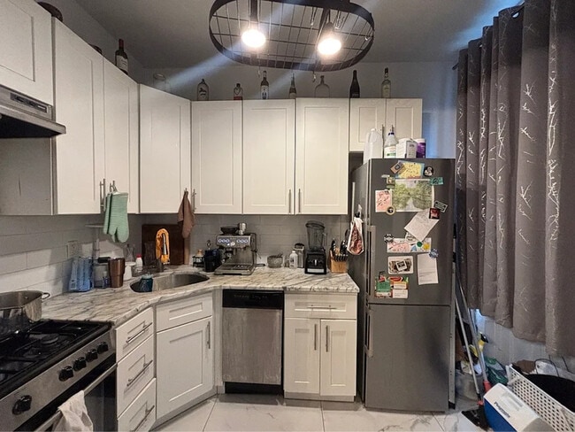 Foto del edificio - 1020 Bedford Ave