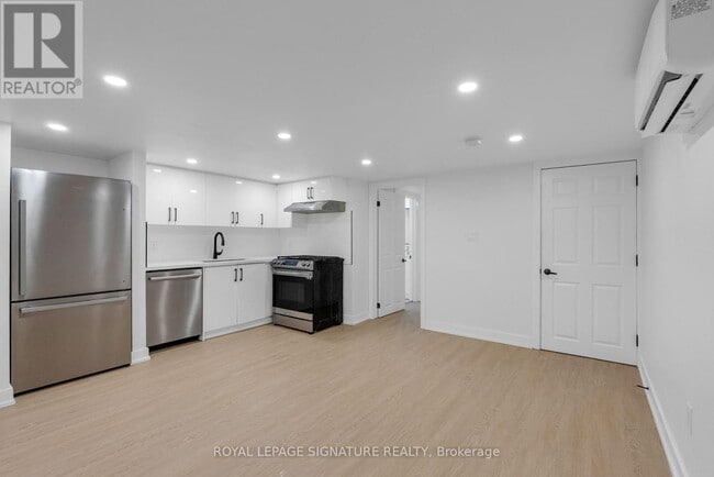 Building Photo - 179 Beatrice St