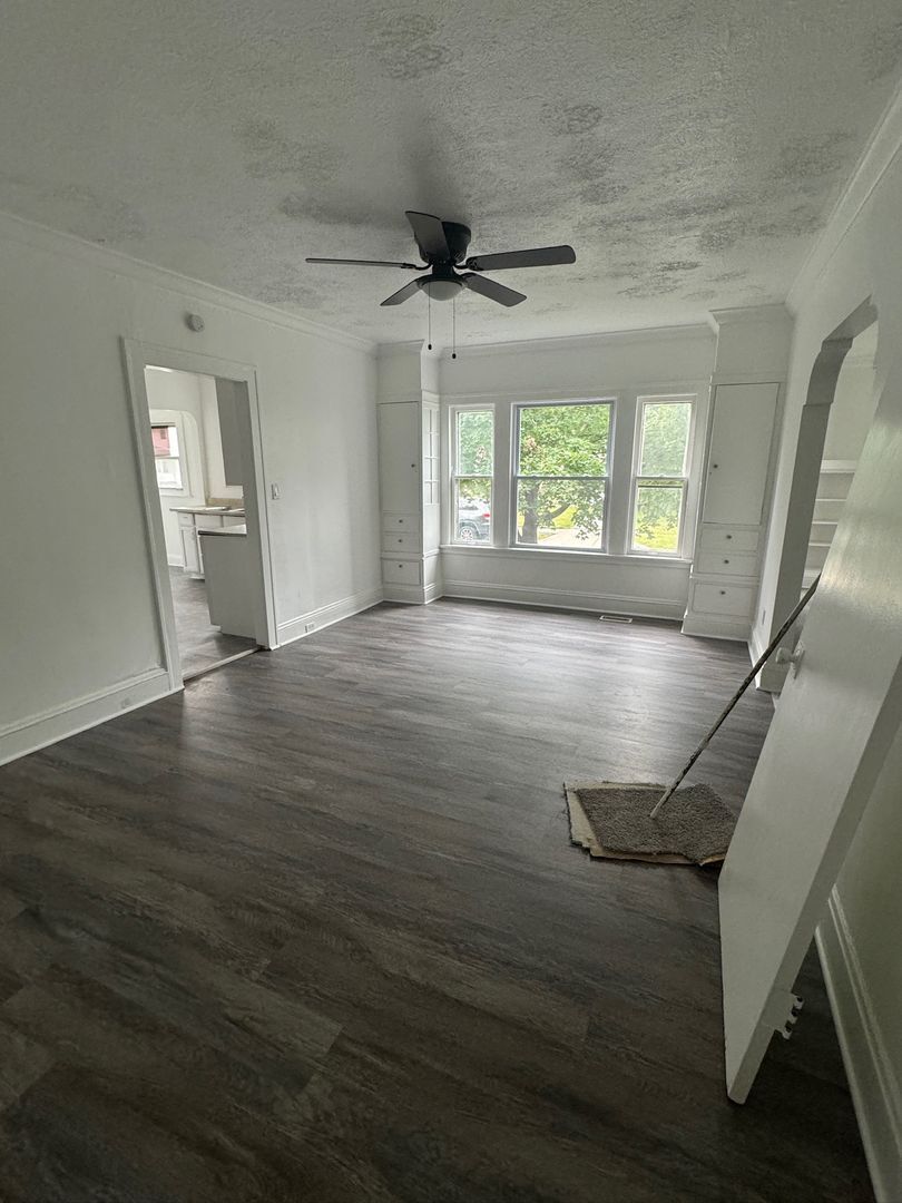3327 Yorkshire Rd Cleveland Heights, OH 44118 – photo 5