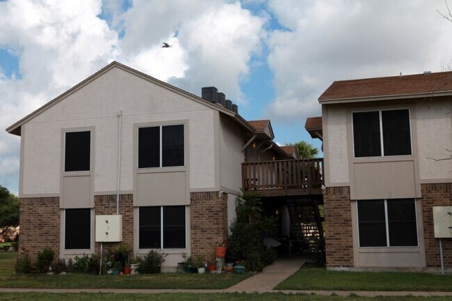 Building Photo - 1750 Treyway Ln
