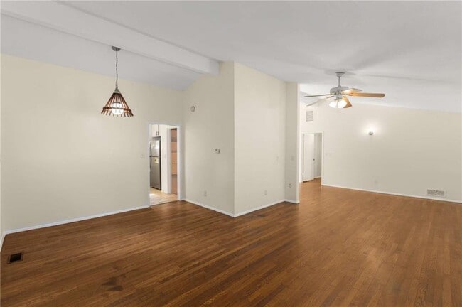 Building Photo - 2132 Fairway Cir NE