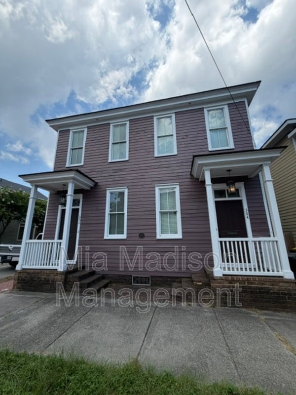 Building Photo - 302 E 33rd St