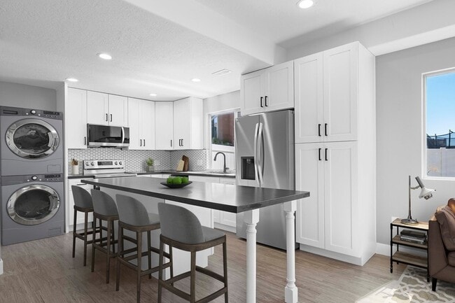 Photo - 1047 W Boston Ct Apartment