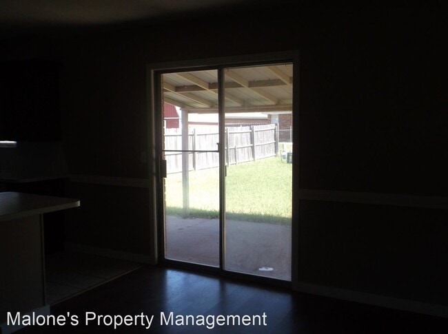 Building Photo - 3 br, 1.5 bath House - 4300 Spiva Dr