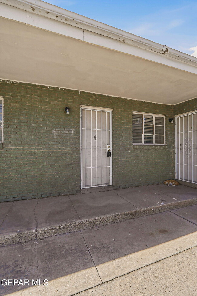 Building Photo - 3912 Kemp Ave