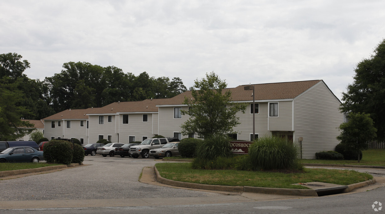 Primary Photo - Pocoshock Ridge Apartments