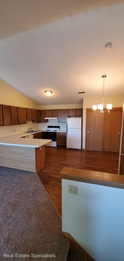Primary Photo - 610 N Spring St
