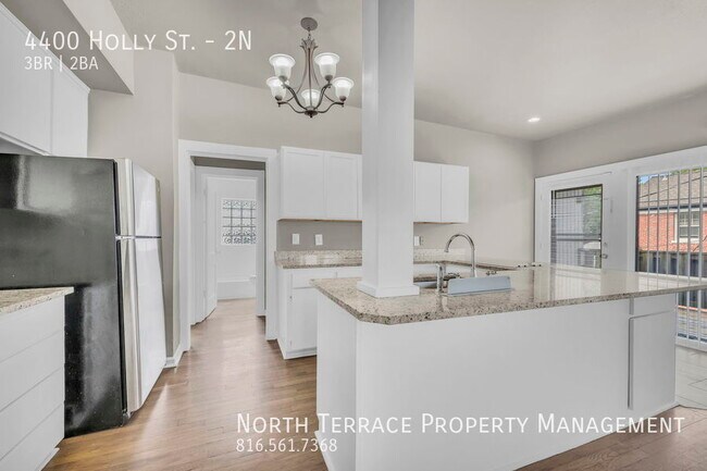 Building Photo - Beautifully Renovated, Unique 3B with W/D,...