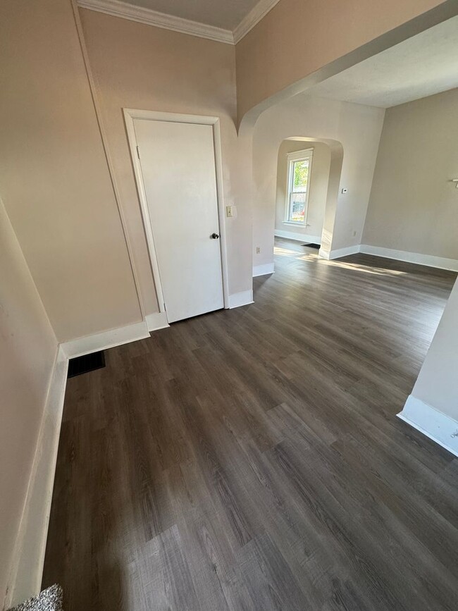 Building Photo - Recently Updated 3 bedroom home for Rent i...