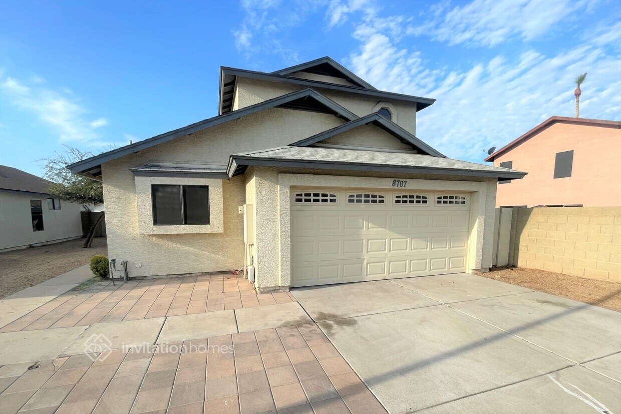 Foto principal - 8707 W Amelia Ave