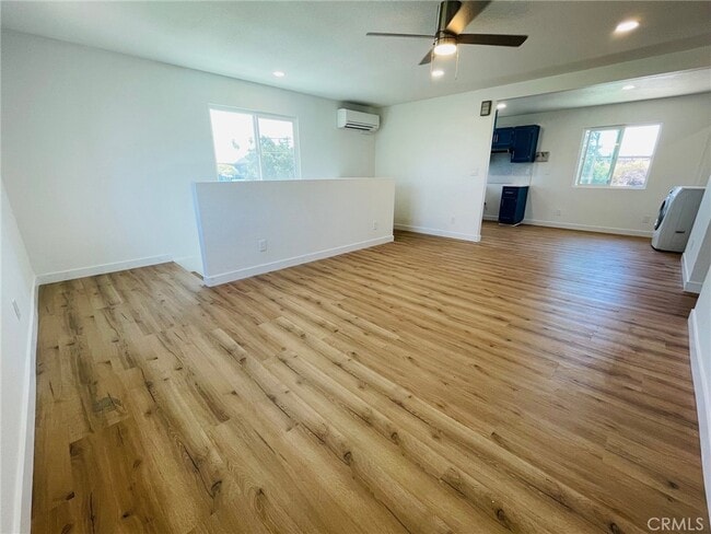 Building Photo - 1332 W 20th St