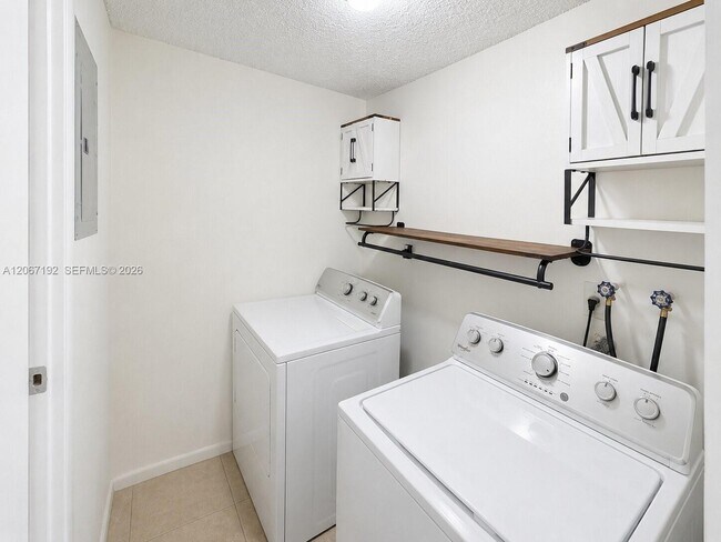 Building Photo - 11263 SW 9th Ct